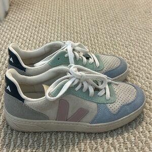 Multicolor. Good condition.